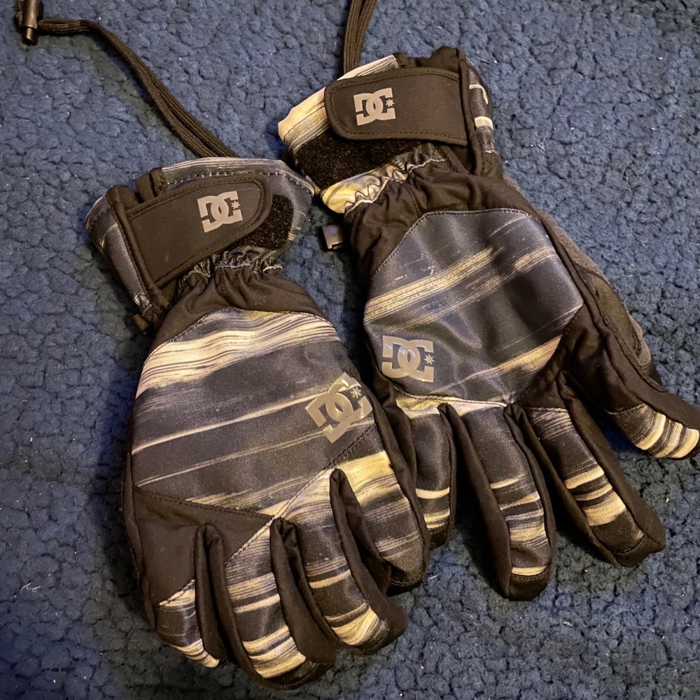 DC Snow Gloves